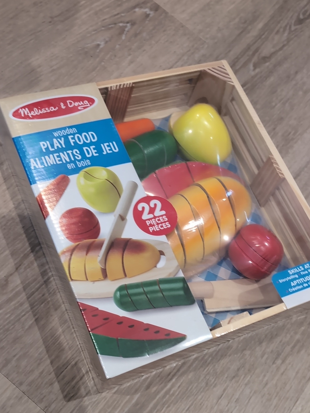 new In Box Sealed Melissa & Doug Wooden Cutting Fruit & Veggie Play Set